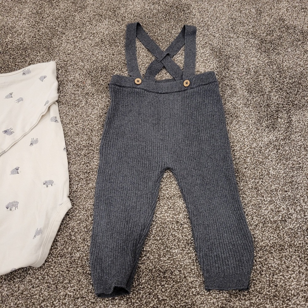 Carters Baby 18M Sheep Print Bodysuit and Gray Ribbed Suspender Pants Set 2pc - Picture 4 of 9